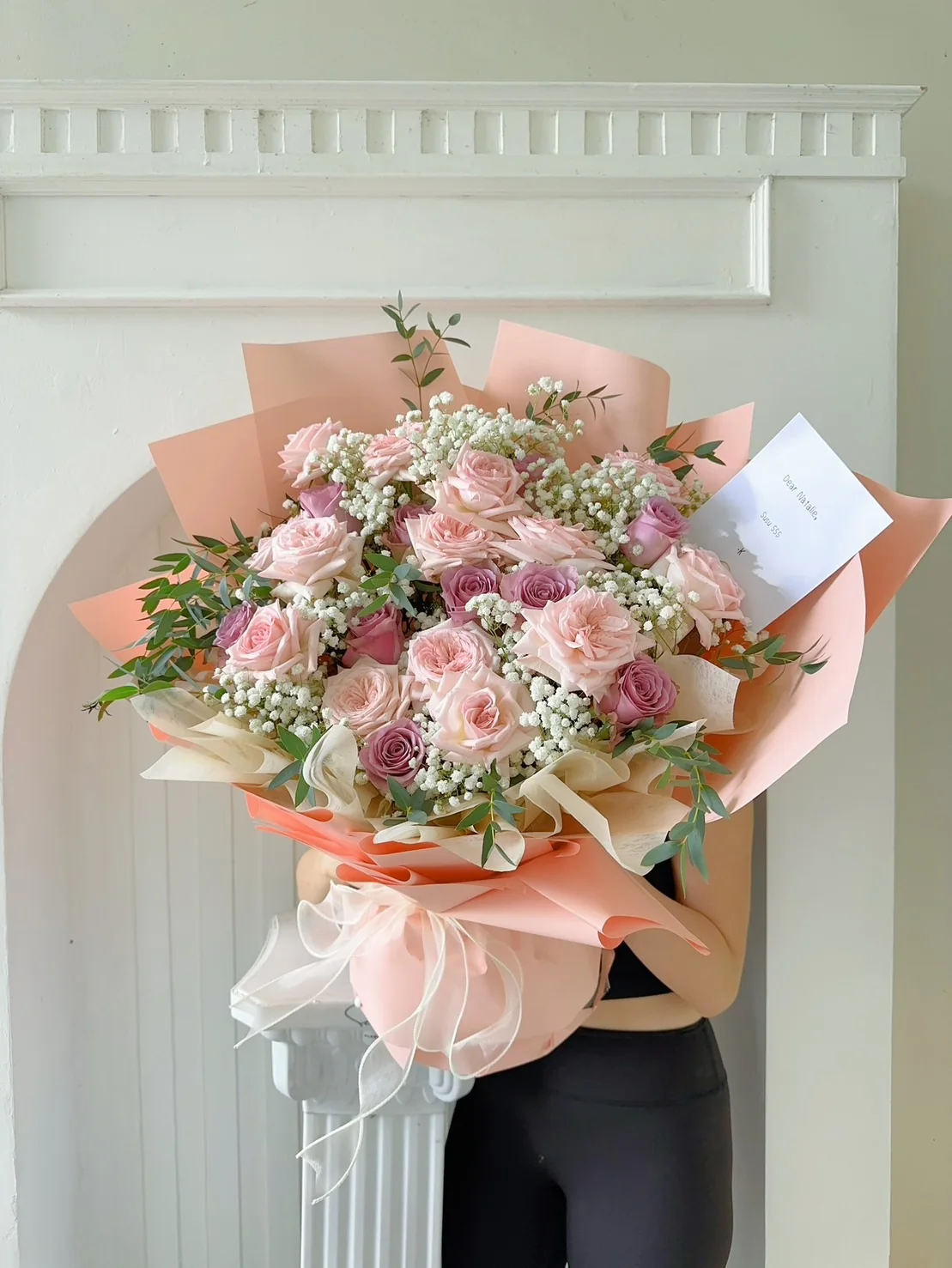 ช่อดอกไม้โทนชมพูครีมจากผลงานจริง Selene Flower