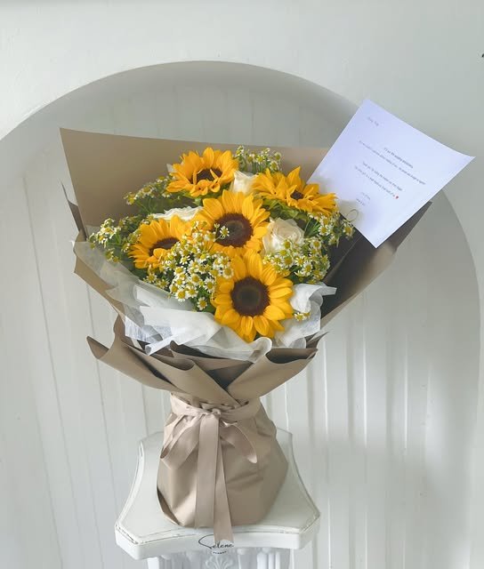 ช่อดอกไม้จากโพสต์ Instagram ของ Selene Flower วันที่ 27 กันยายน 2569